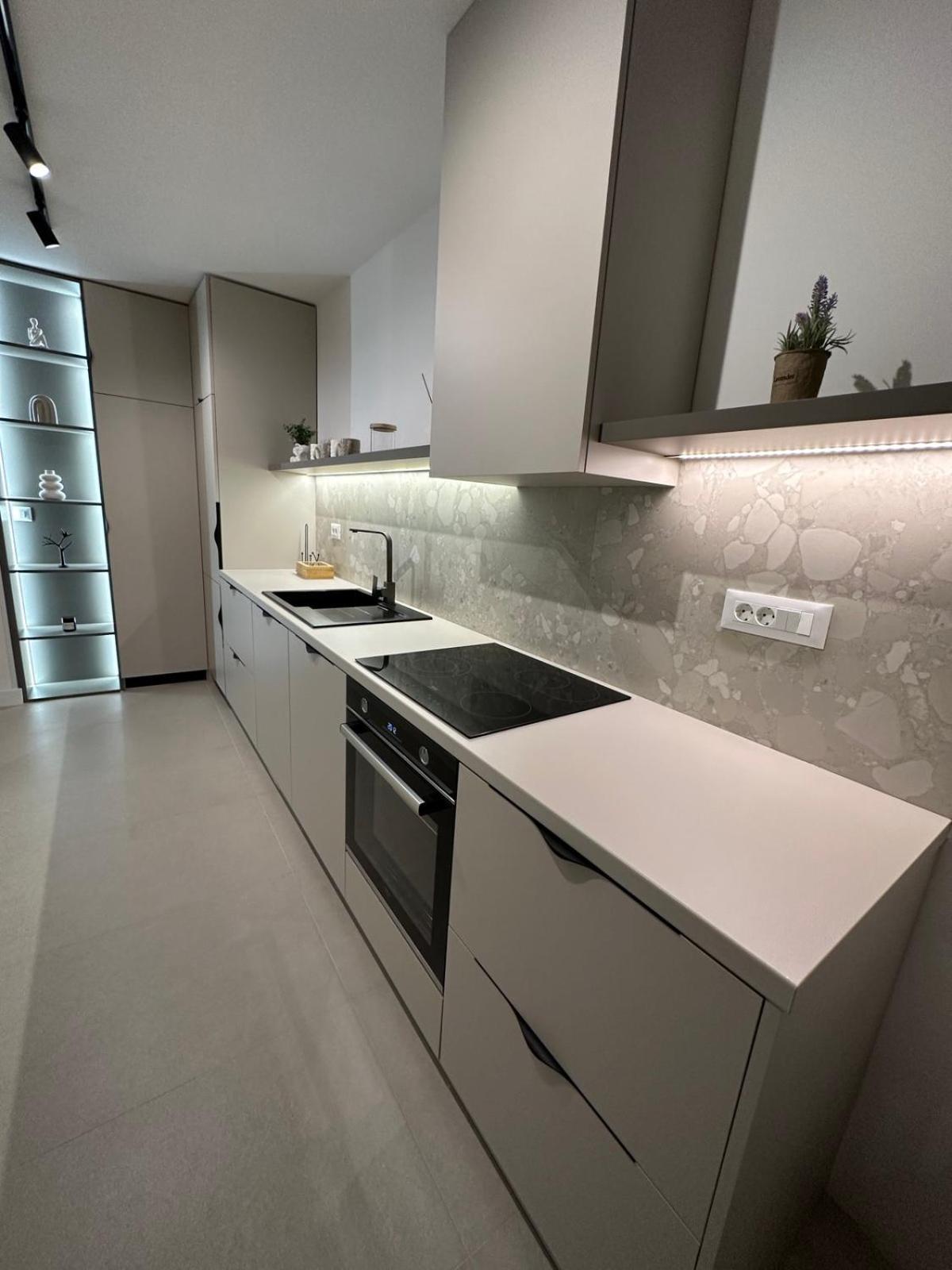 Apartment Avanti - Blizina Centra,besplatan Parking I Balkon Sarajevo
